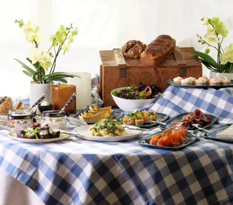 Midsommarbuffe 1366x1200 1